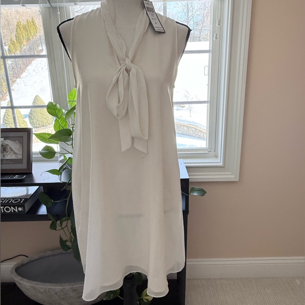 BCBGeneration White and Gold XS Dress